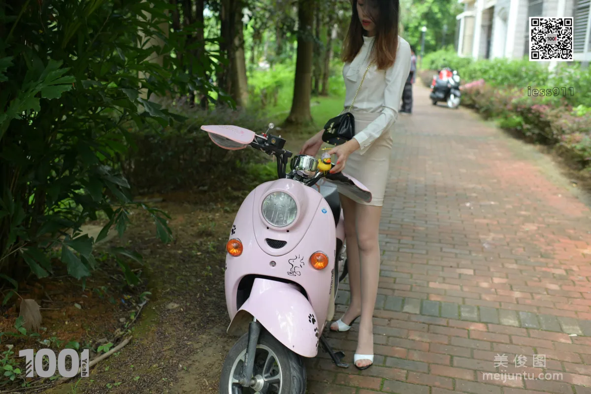 [IESS一千零一夜] 《骑电瓶车2》 肉丝美脚写真集38