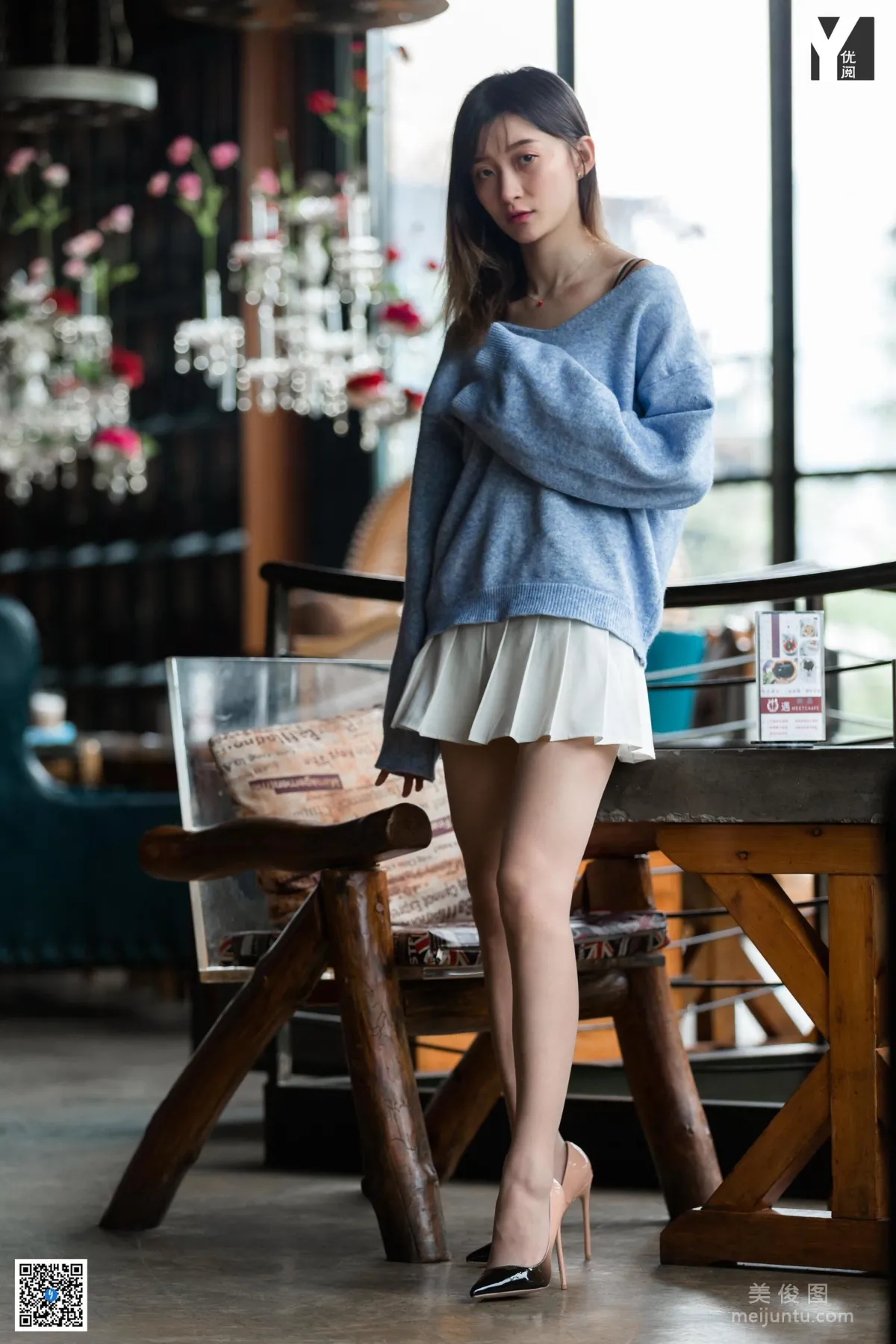 [IESS異思趣向] 模特：秋秋《百褶裙少女》 肉絲高跟寫真集 83