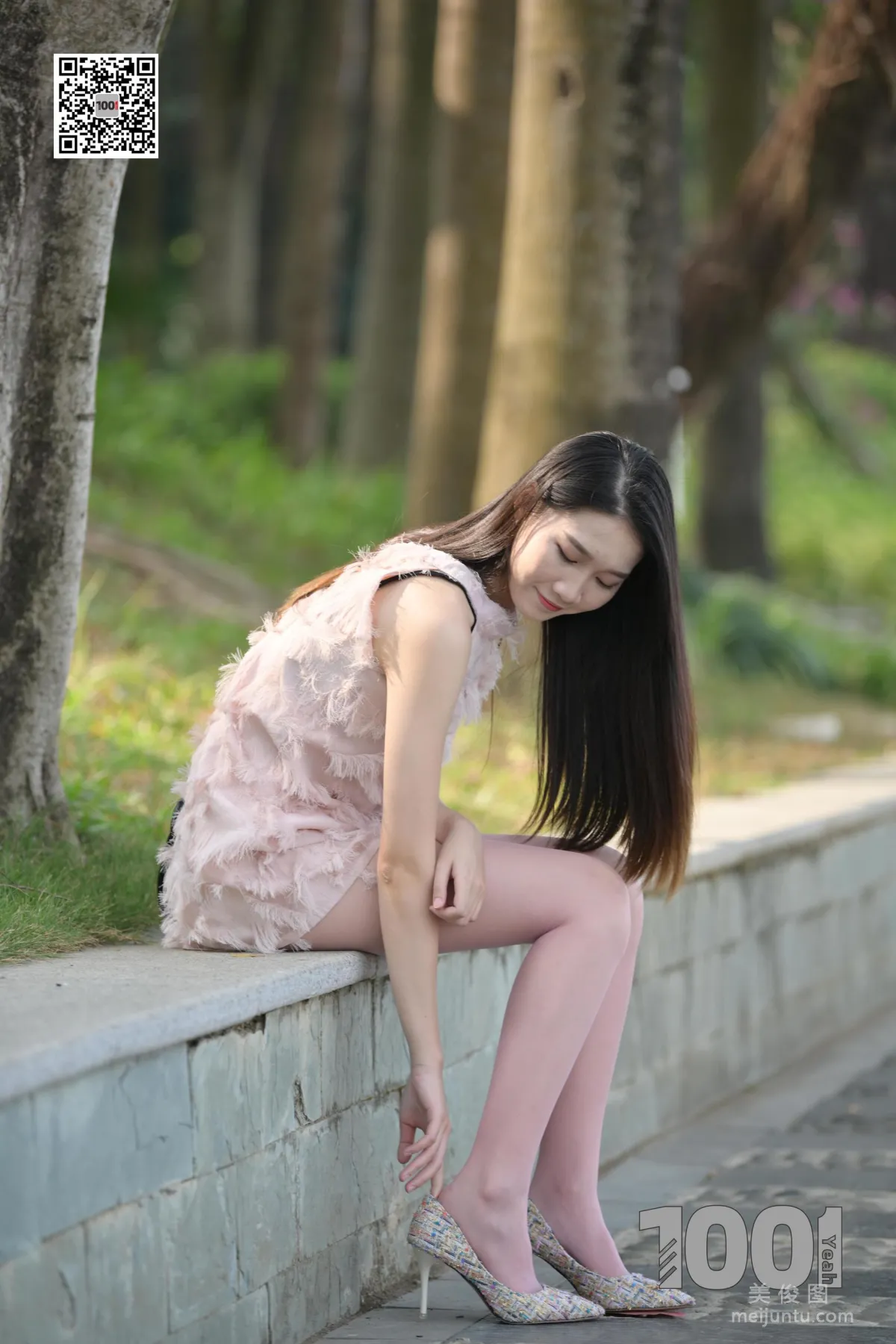 [IESS一千零一夜] 模特：腿腿《邂逅2》 街拍美腿寫真集 46