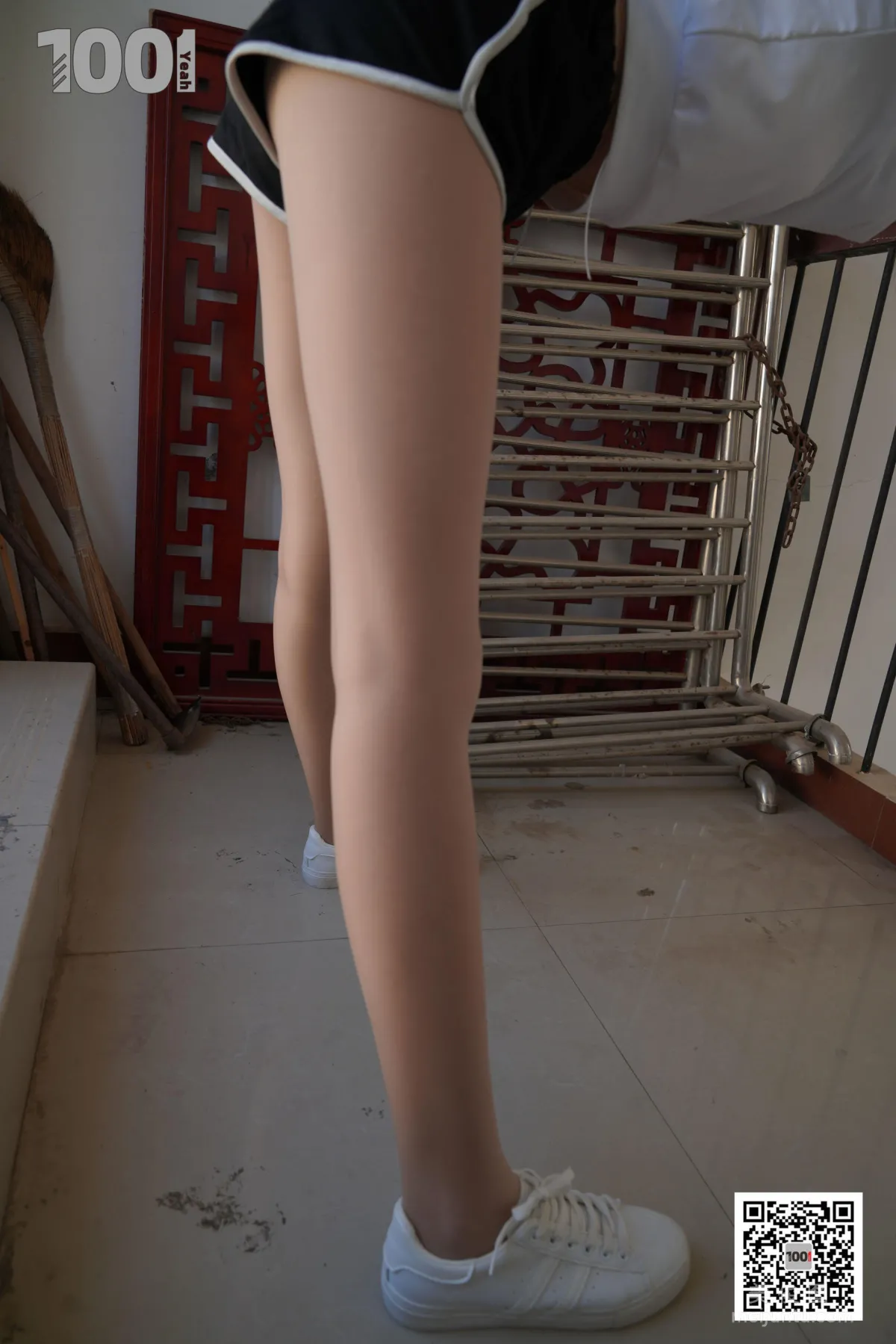 [IESS一千零一夜] 模特西瓜《擁抱陽光4》 肉絲襪美腿寫真集 61
