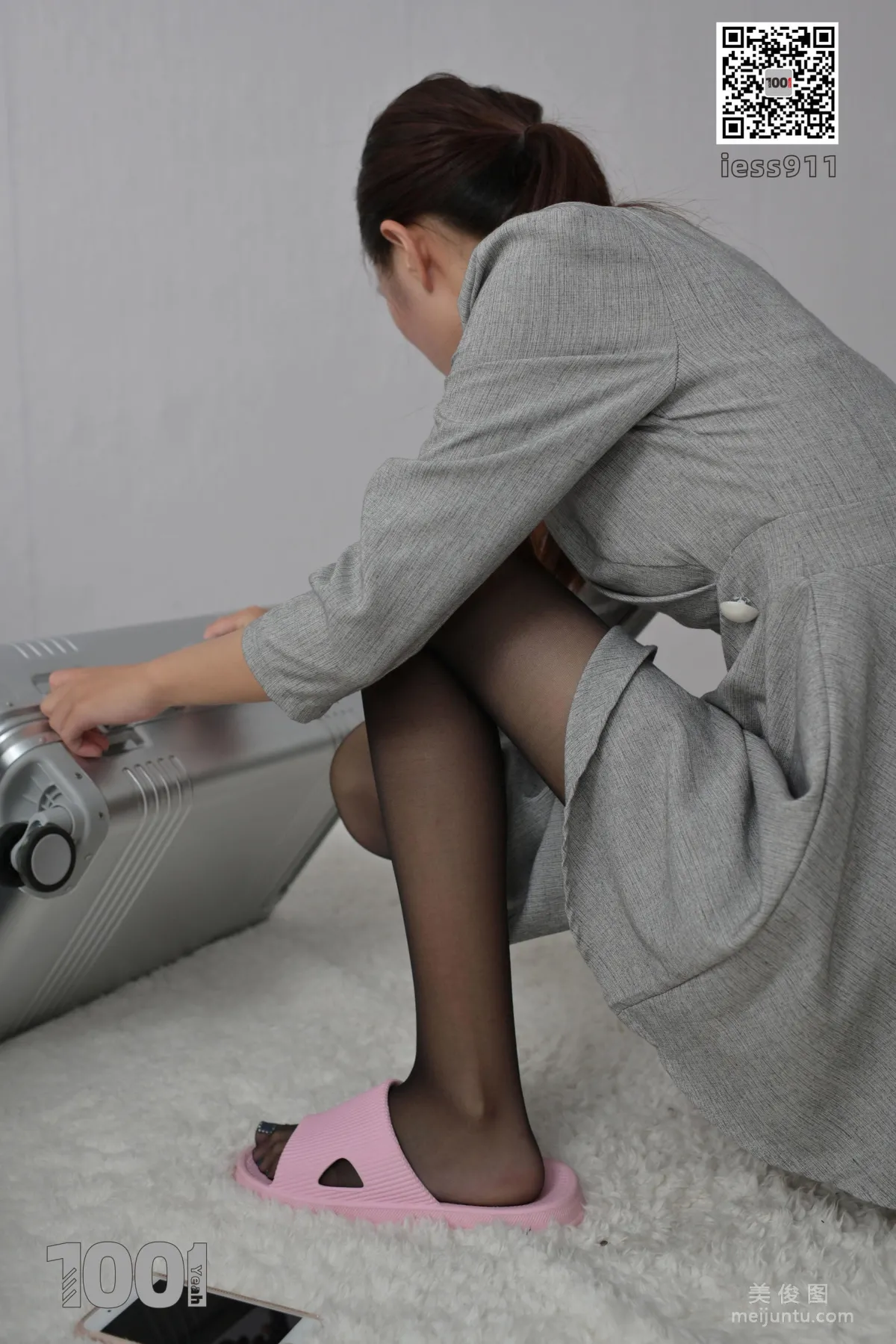 [IESS一千零一夜] 《我的女Boss出差了1》 絲襪美足寫真集 45