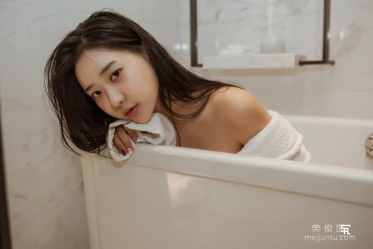 [saintphotolife] 申才恩Zennyrt 《性感OL女郎》 寫真集 32