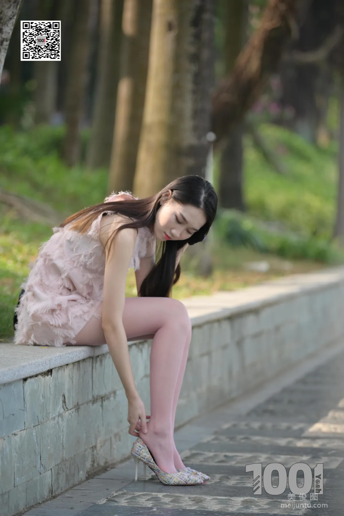 [IESS一千零一夜] 模特：腿腿《邂逅2》 街拍美腿寫真集 12