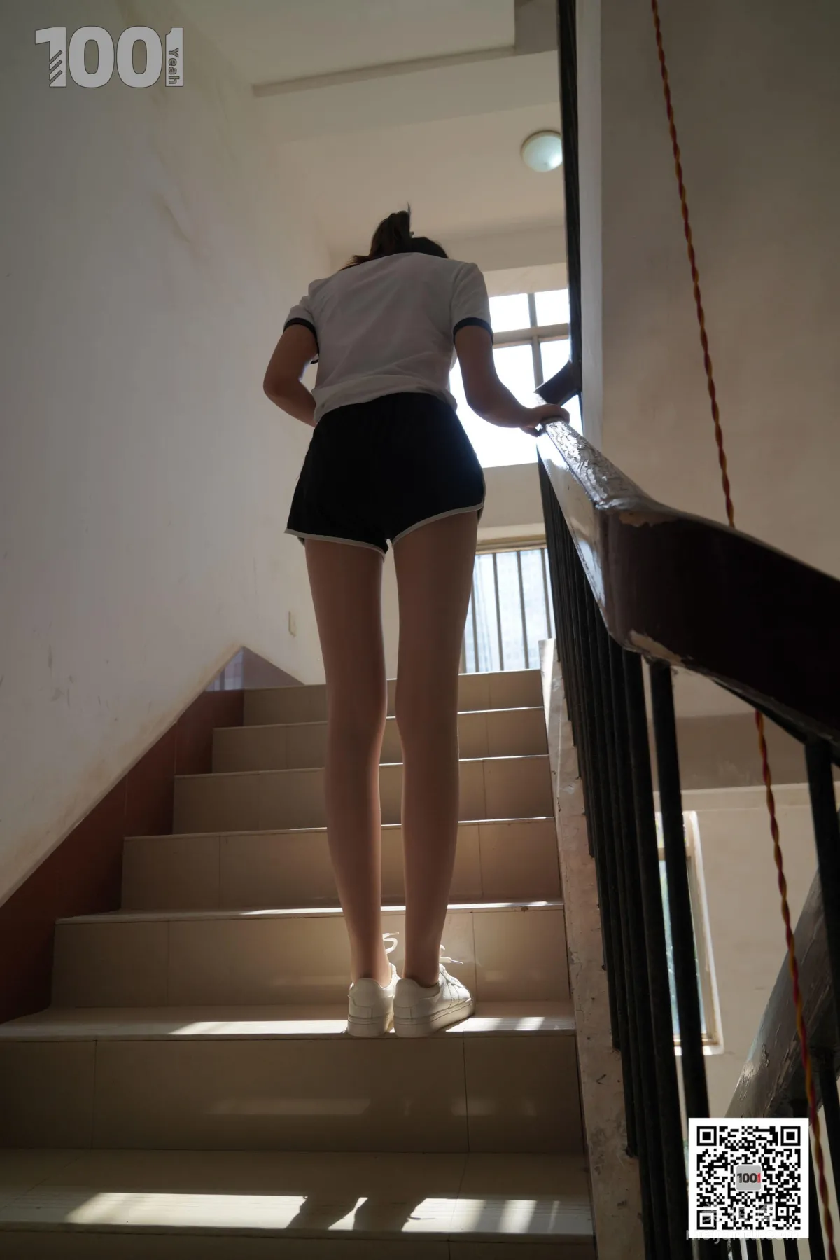 [IESS一千零一夜] 模特：西瓜《擁抱陽光1》 肉絲美腿寫真集 8