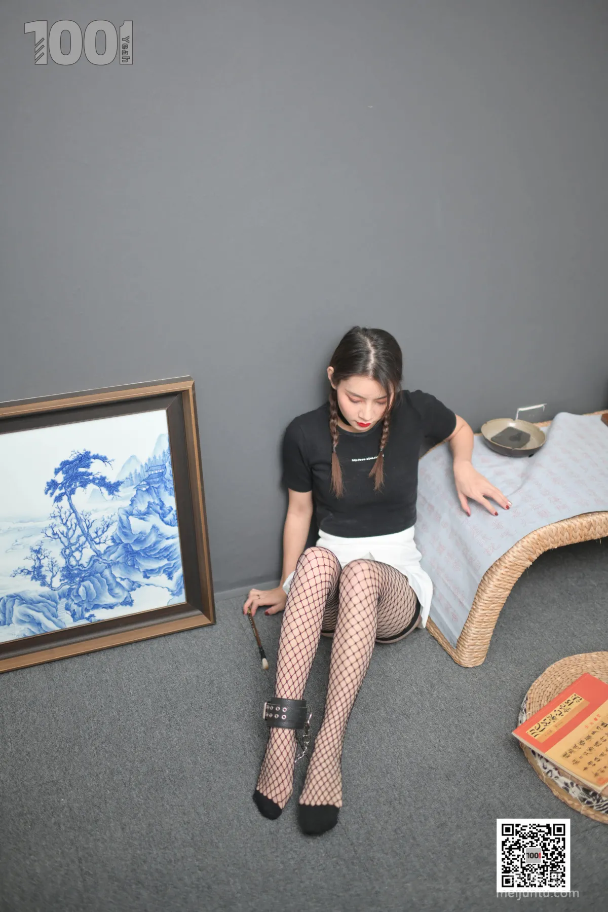[IESS一千零一夜] 模特：真真《被囚禁在家里练字2》 网袜美脚写真集66