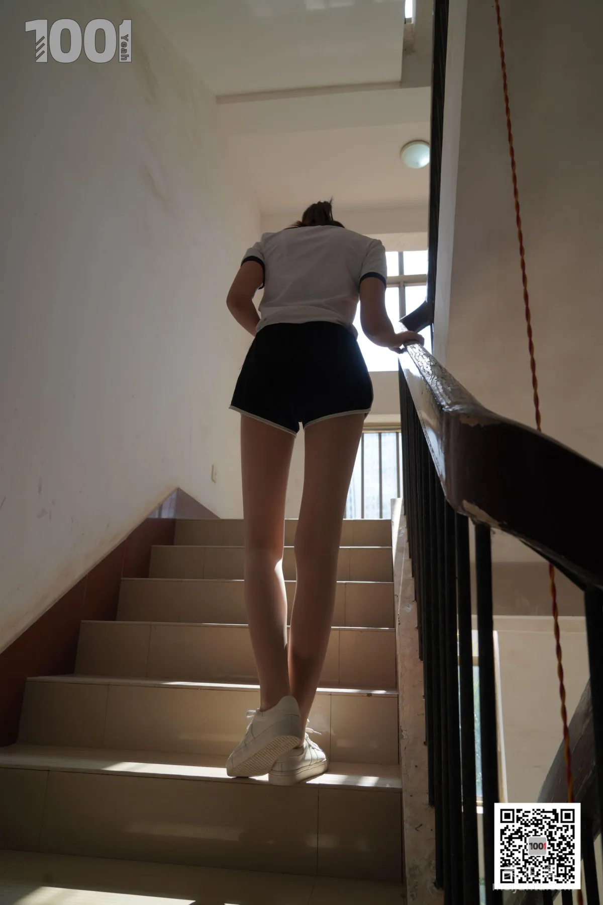 [IESS一千零一夜] 模特：西瓜《擁抱陽光1》 肉絲美腿寫真集 9