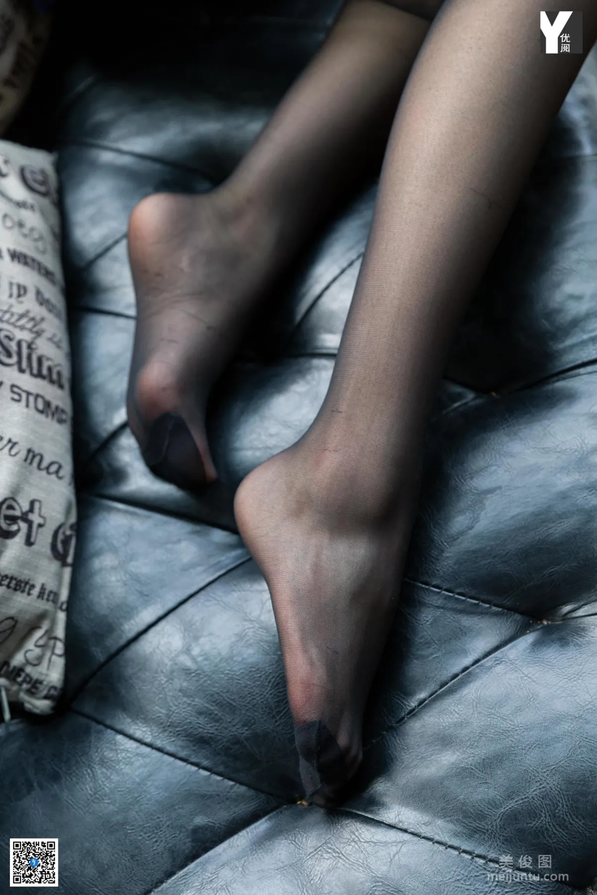 [IESS異思趣向] 模特：紫薇《神秘絨面旗袍》 黑絲美腿寫真集 72