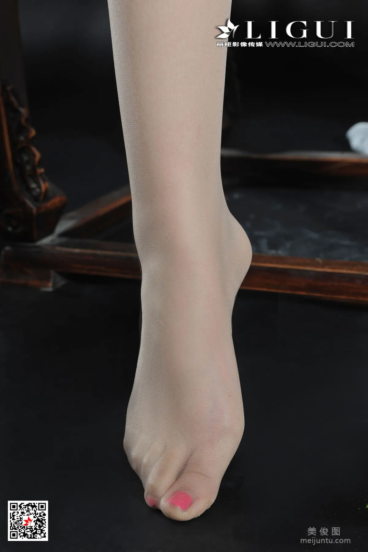 [丽柜Ligui] Model 菲菲 《女王》 写真集36