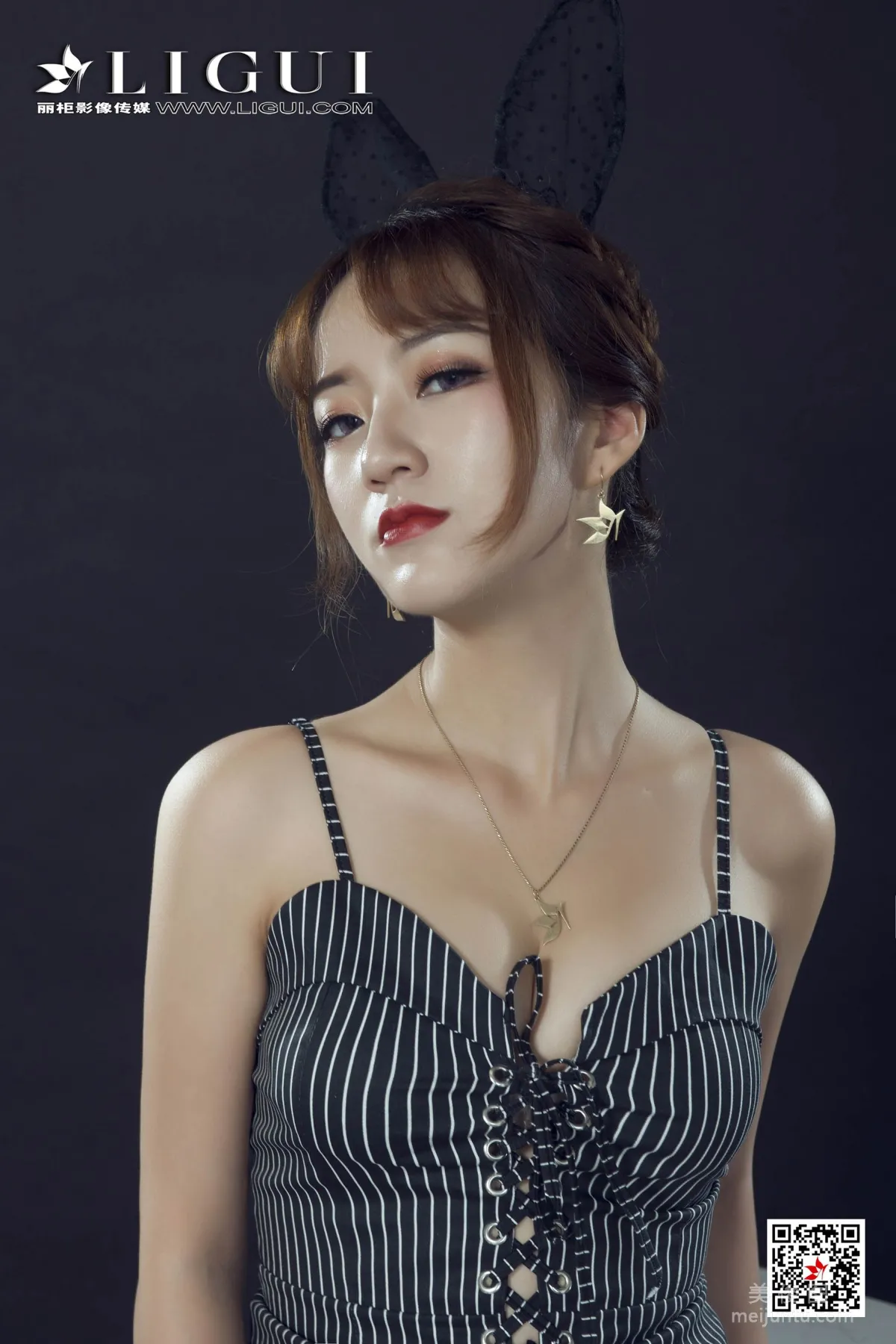 [丽柜Ligui] Model 汐汐 《黑丝兔女郎》 写真集6