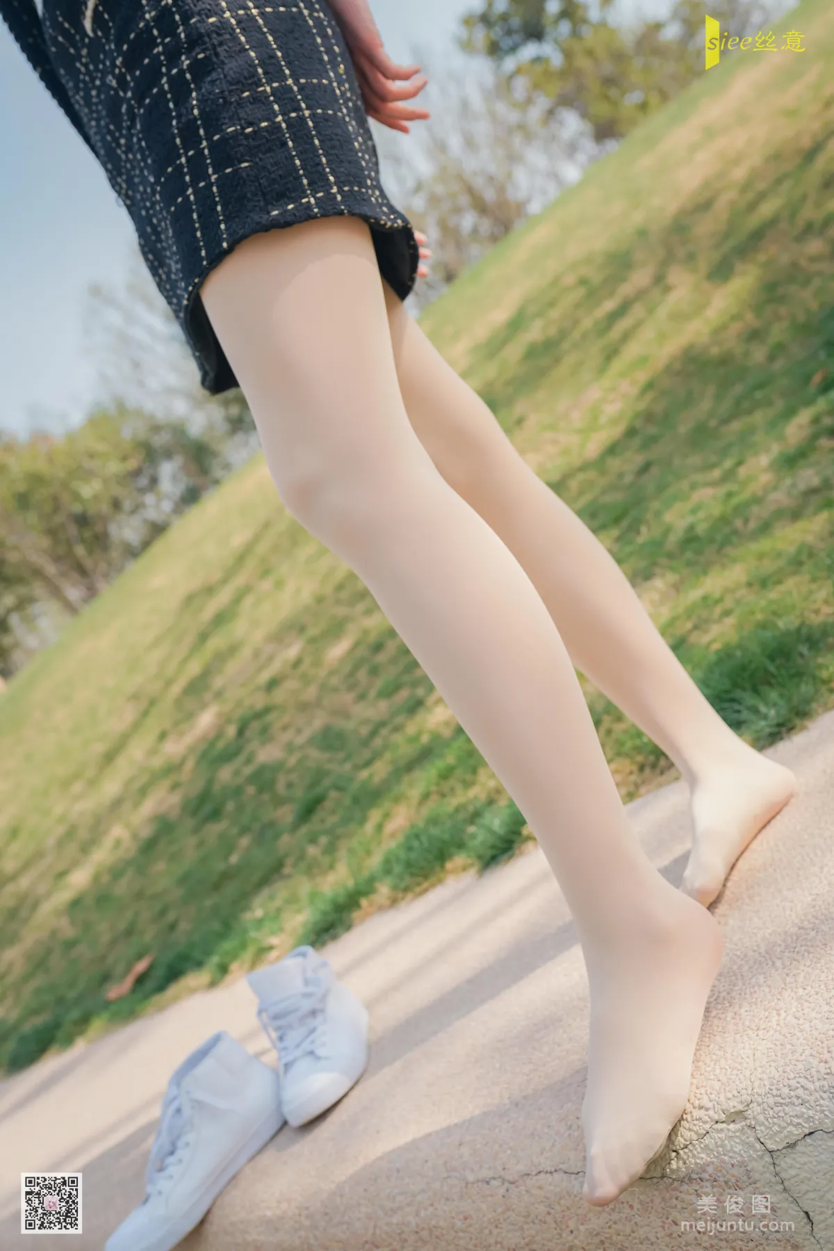 [絲意SIEE] No.443 榮榮 《四月，故事仍在》 寫真集 57