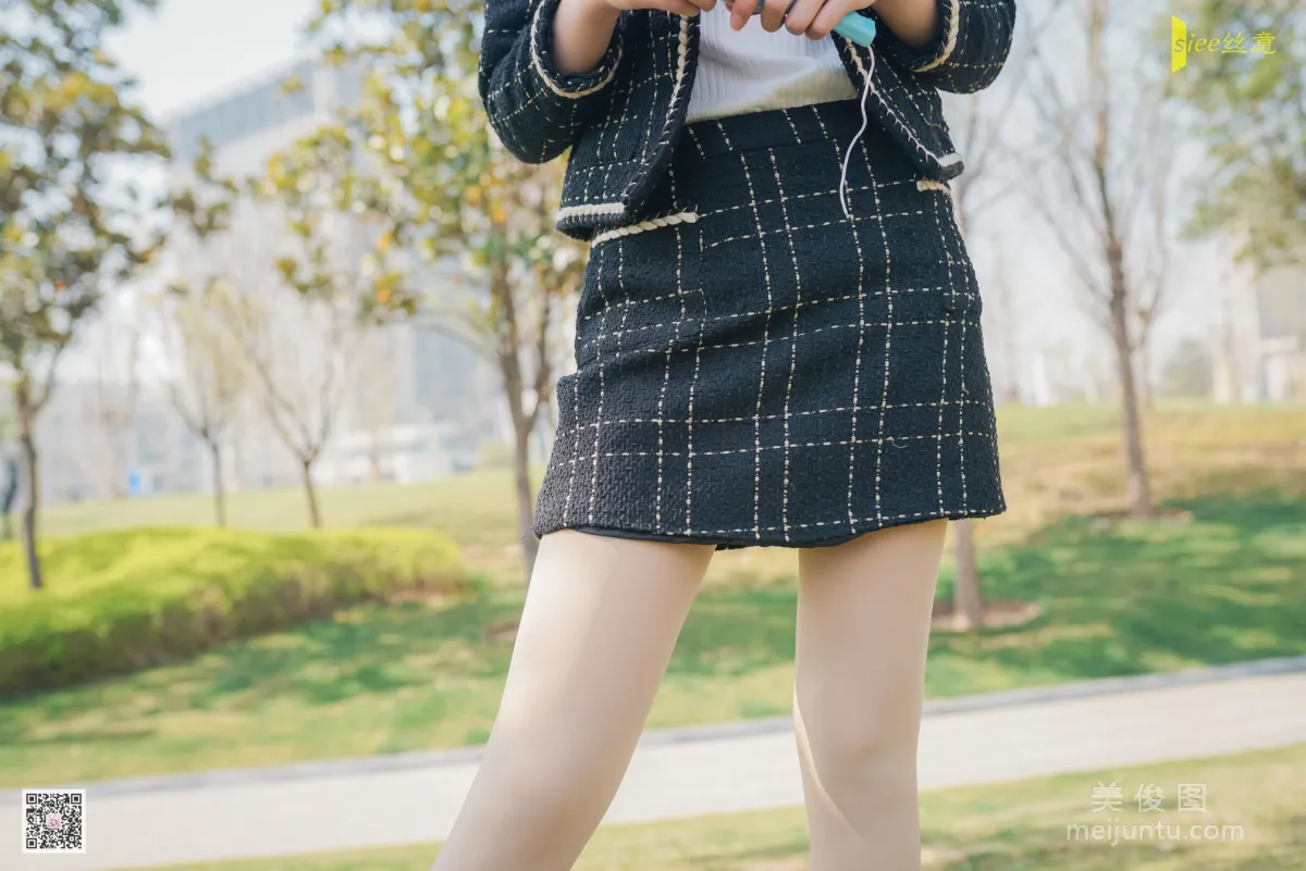 [絲意SIEE] No.443 榮榮 《四月，故事仍在》 寫真集 75