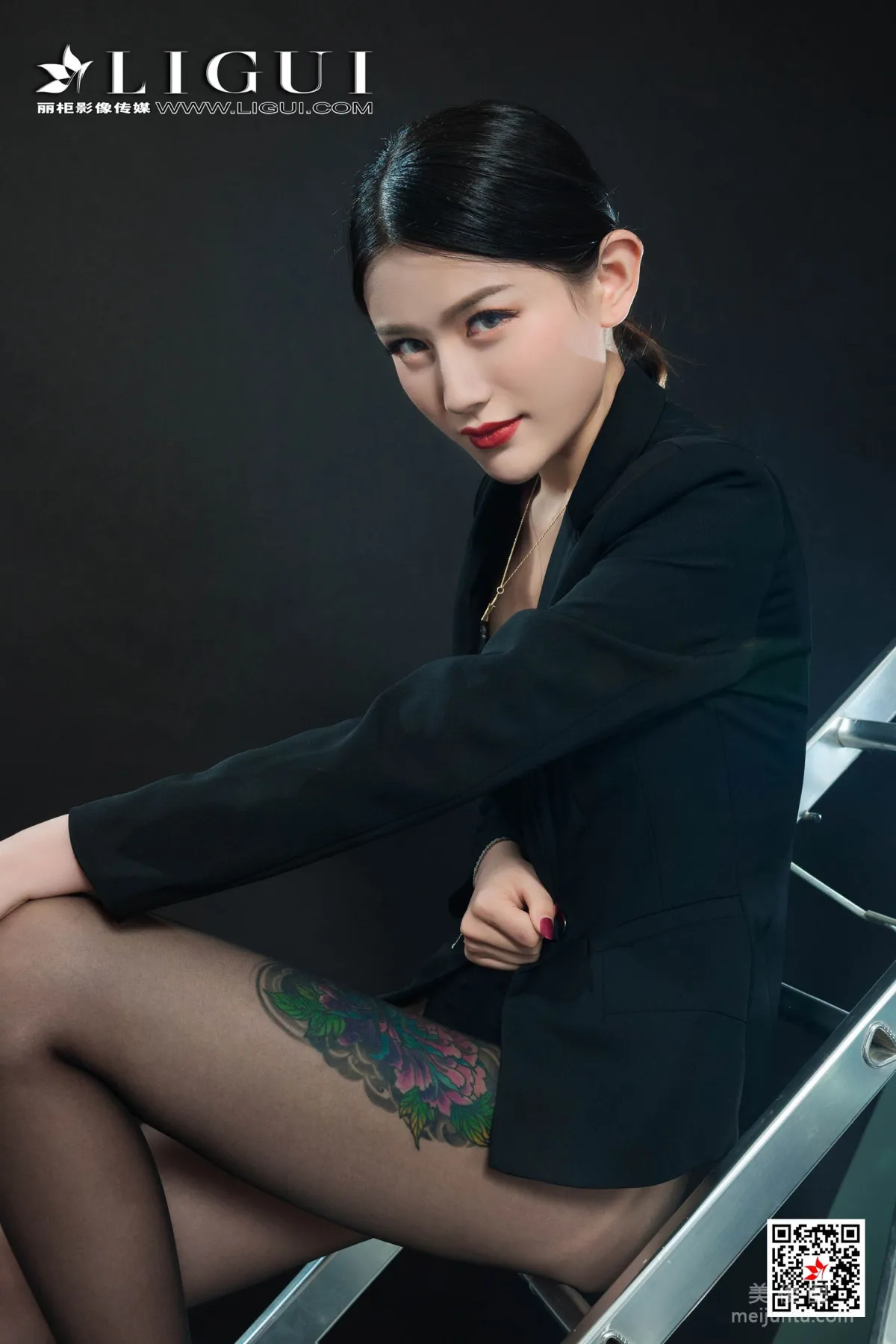 [丽柜Ligui] Model 甜甜 《黑丝美脚女郎》 写真集13
