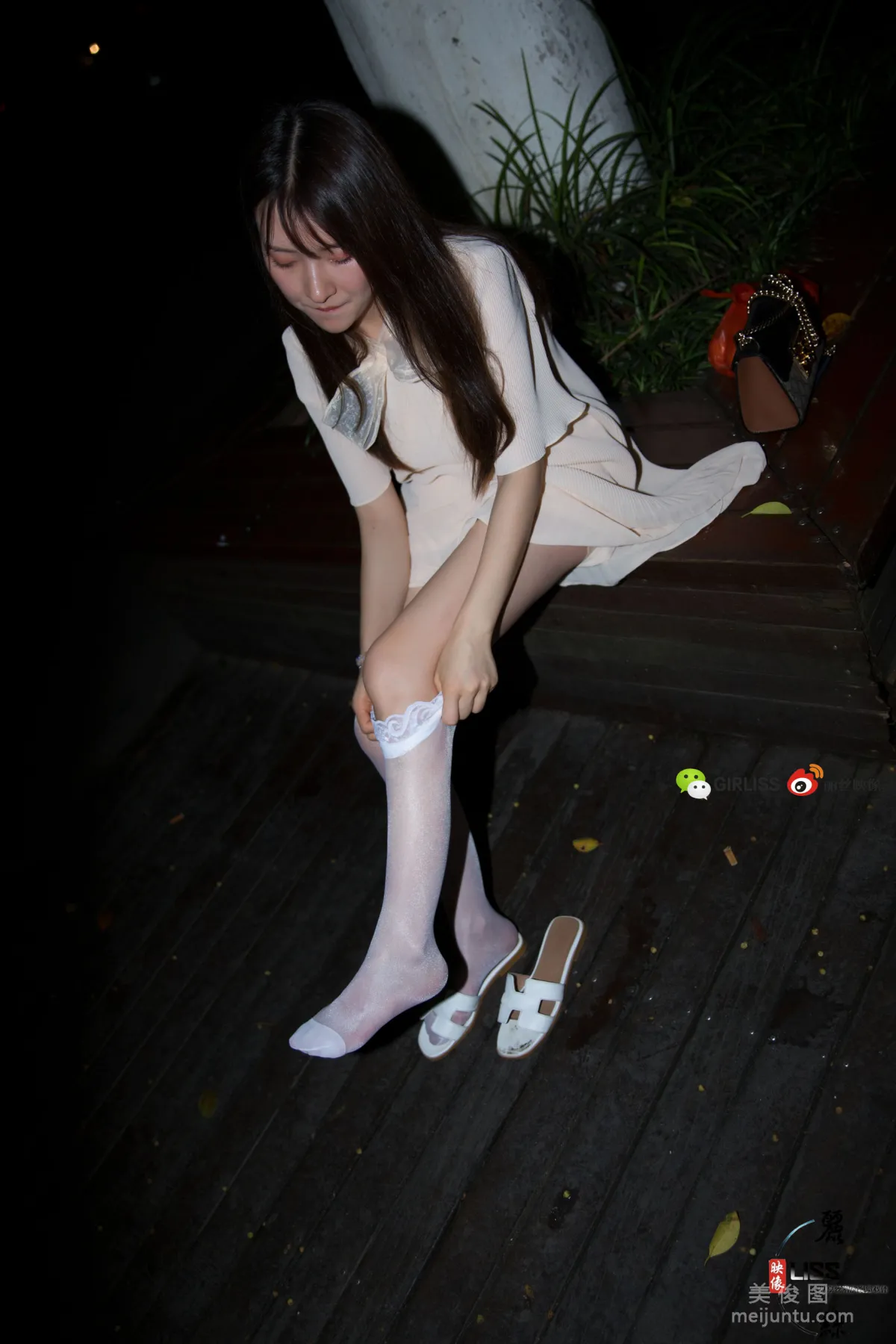 [丽丝映像GIRLISS] 《夜色里的蕾丝》 写真集3
