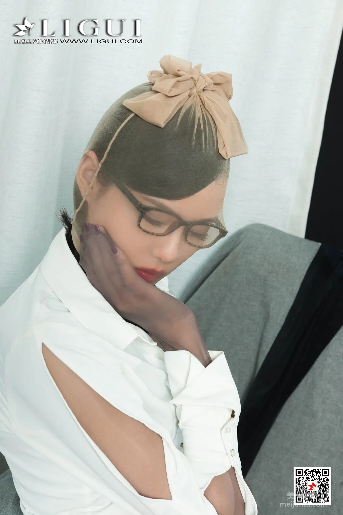 [丽柜美束Ligui] Model 敏儿 《丝袜迷情》 写真集19
