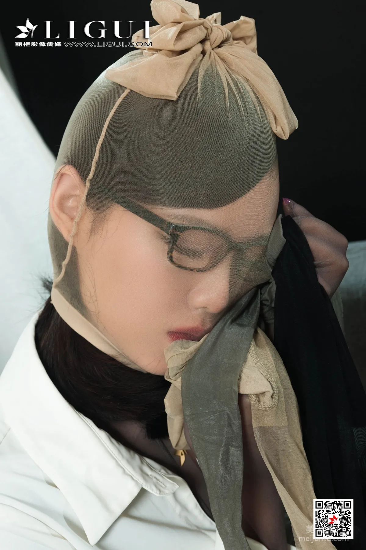 [丽柜美束Ligui] Model 敏儿 《丝袜迷情》 写真集31