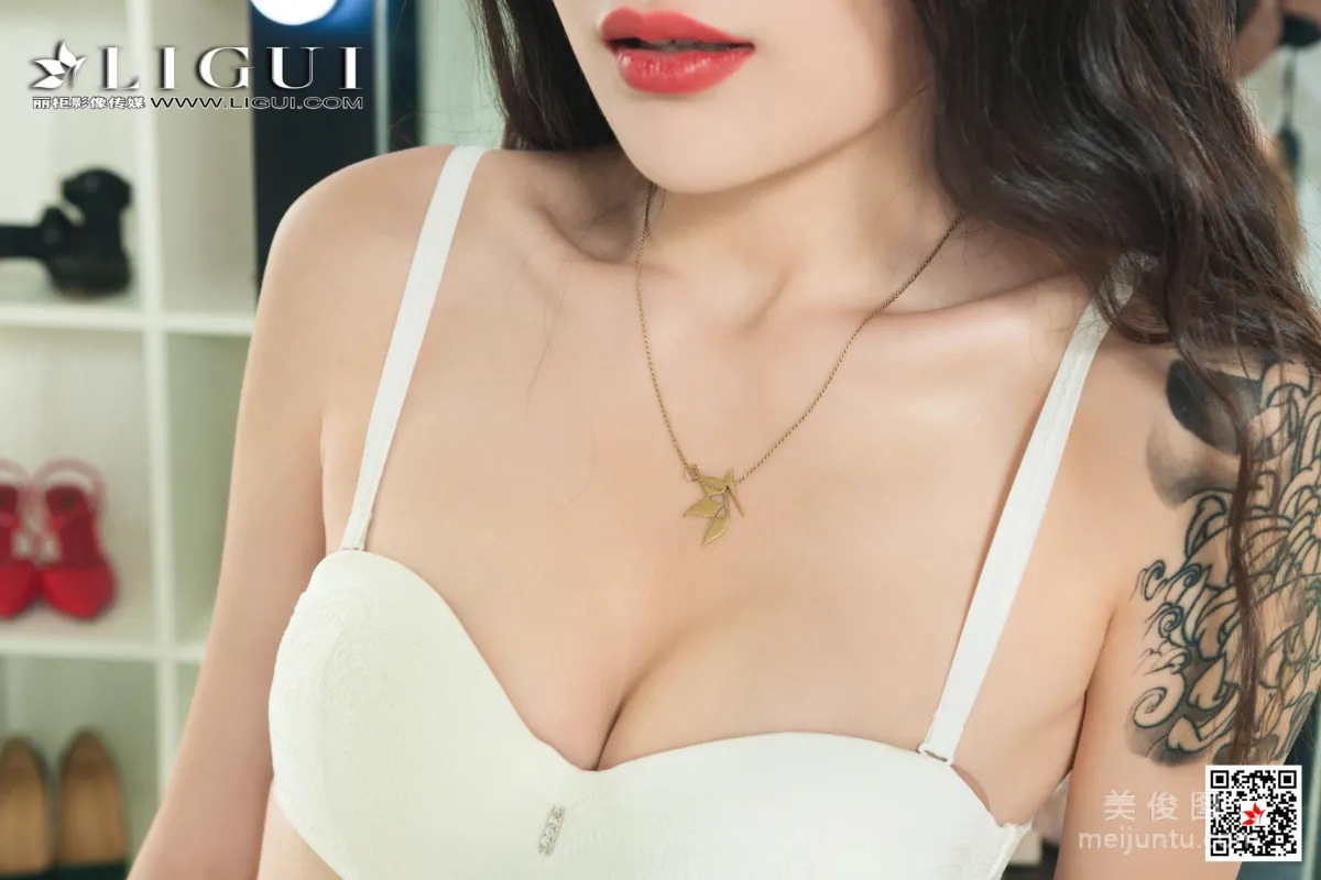 [麗櫃Ligui] Model 甜甜 《吊帶蕾絲美腿絲足》 寫真集 49