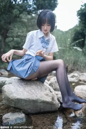 [喵糖映畫] JKL.016 《溪邊JK制服》 寫真集