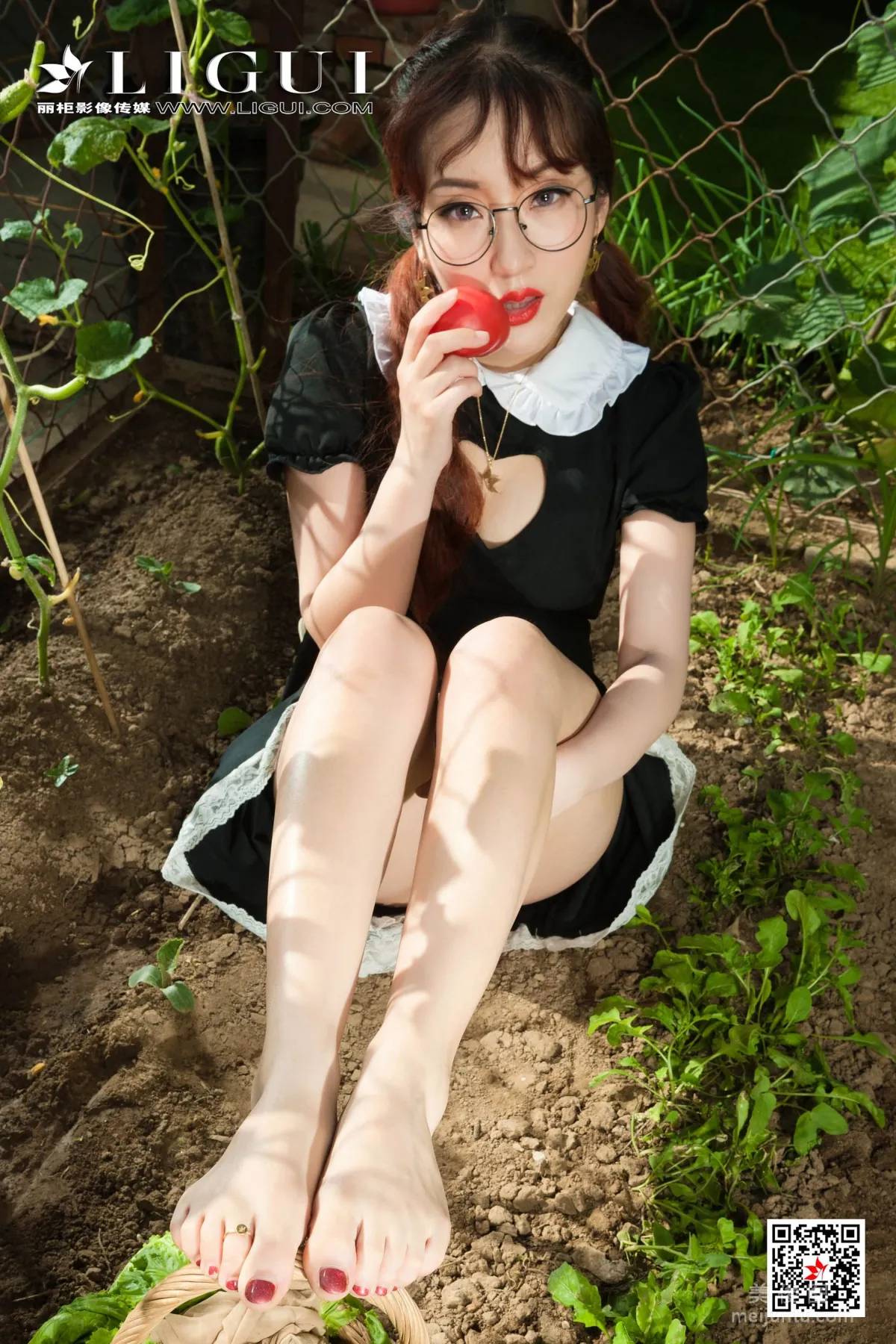 [丽柜Ligui] Model 汐汐 《泥士丝足情》 写真集2