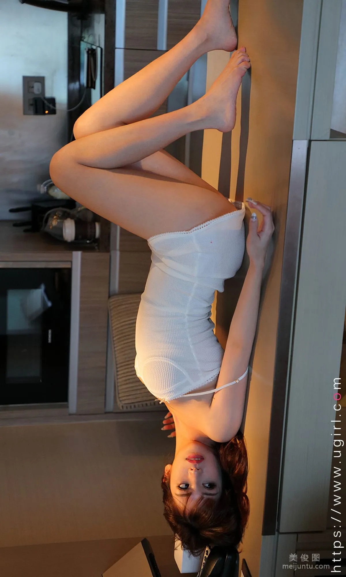 [尤果圈爱尤物Ugirls] No.1863 川上富江 《隐匿的角落》 写真集13