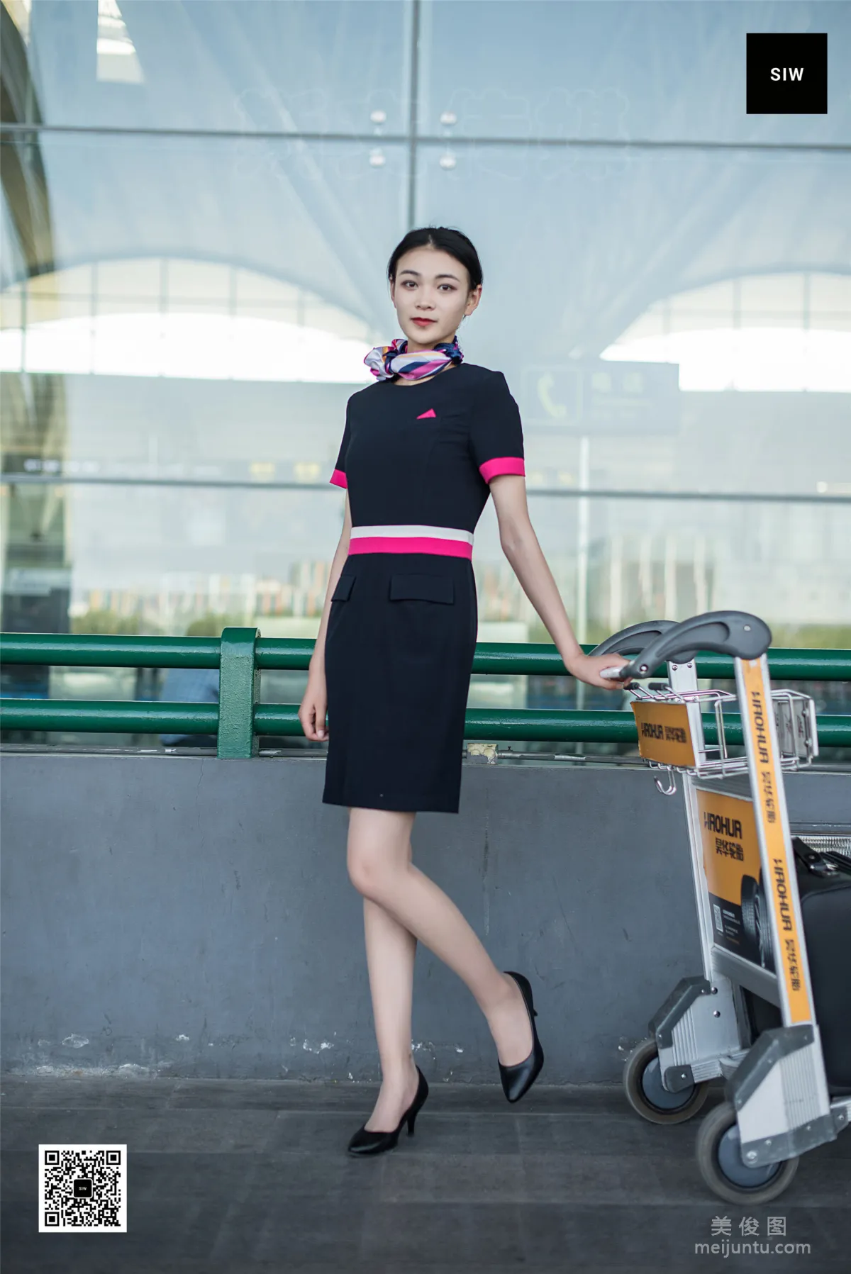 [斯文传媒SIW] 嘉慧 《落地空乘》 写真集1