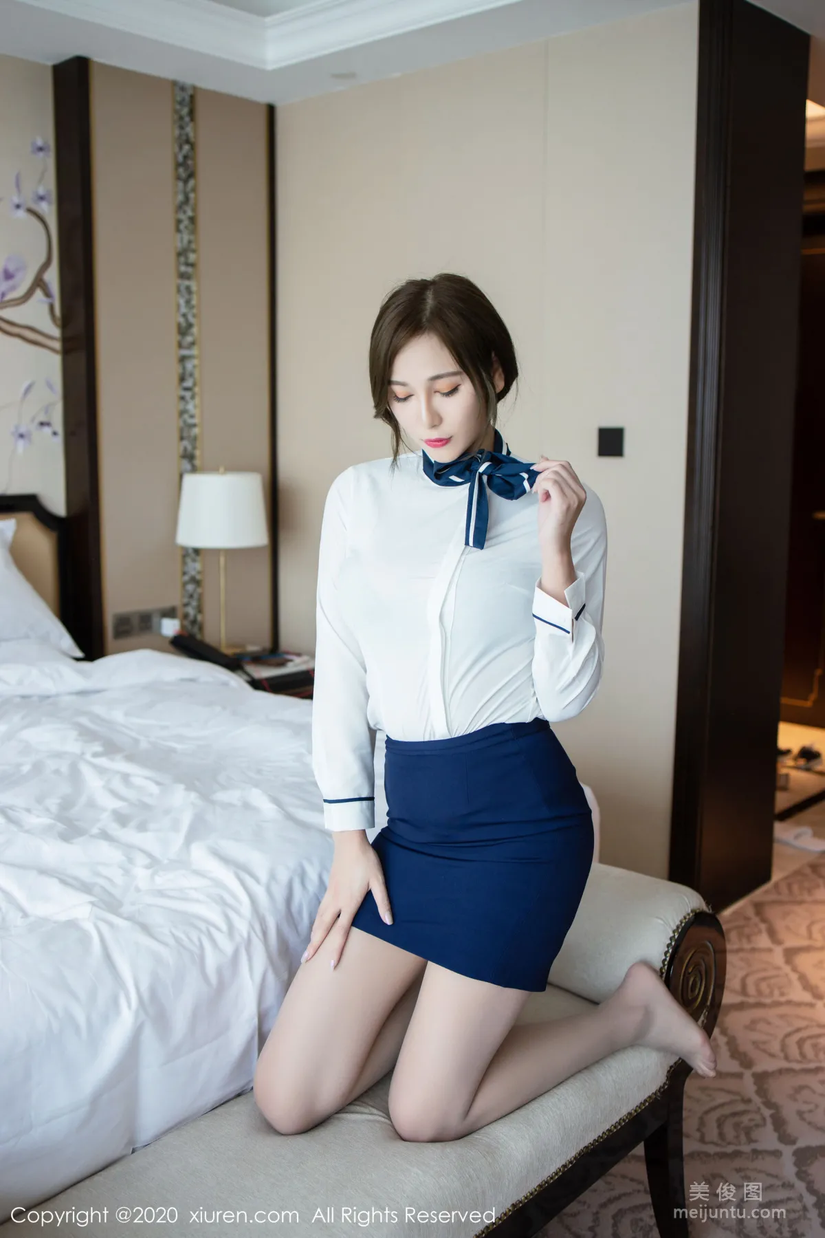 [秀人XiuRen] No.2221 Lavinia肉肉 《性感經典職場制服》 寫真集 26
