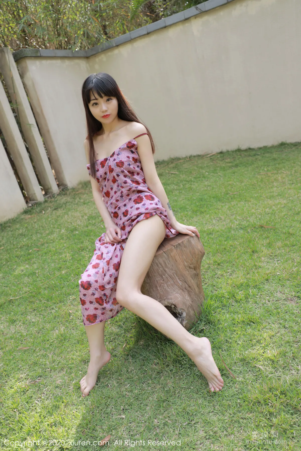 [秀人XiuRen] No.2156 小水blue 《小碎裙外拍系列》 寫真集 16
