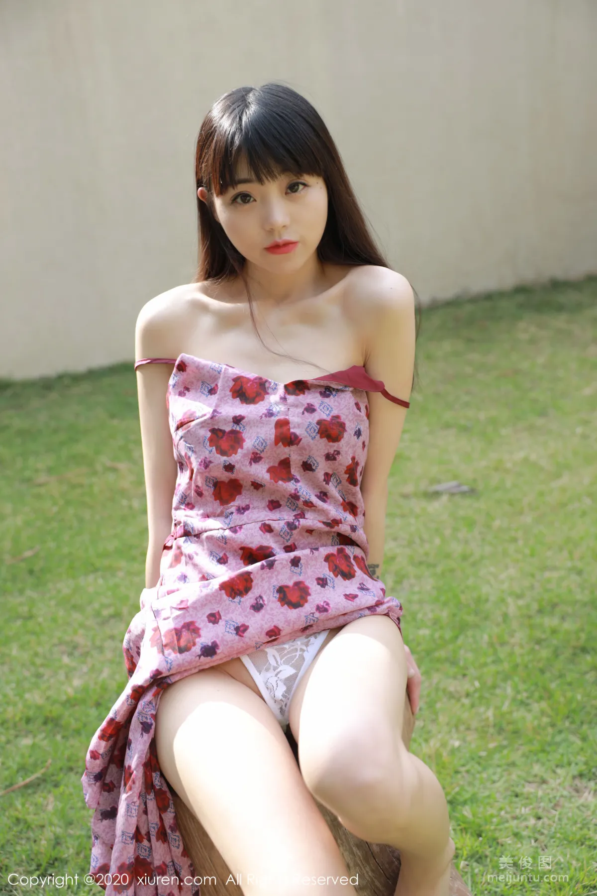 [秀人XiuRen] No.2156 小水blue 《小碎裙外拍系列》 寫真集 19