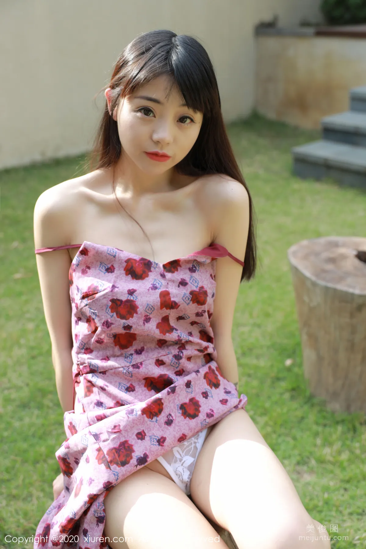 [秀人XiuRen] No.2156 小水blue 《小碎裙外拍系列》 寫真集 20