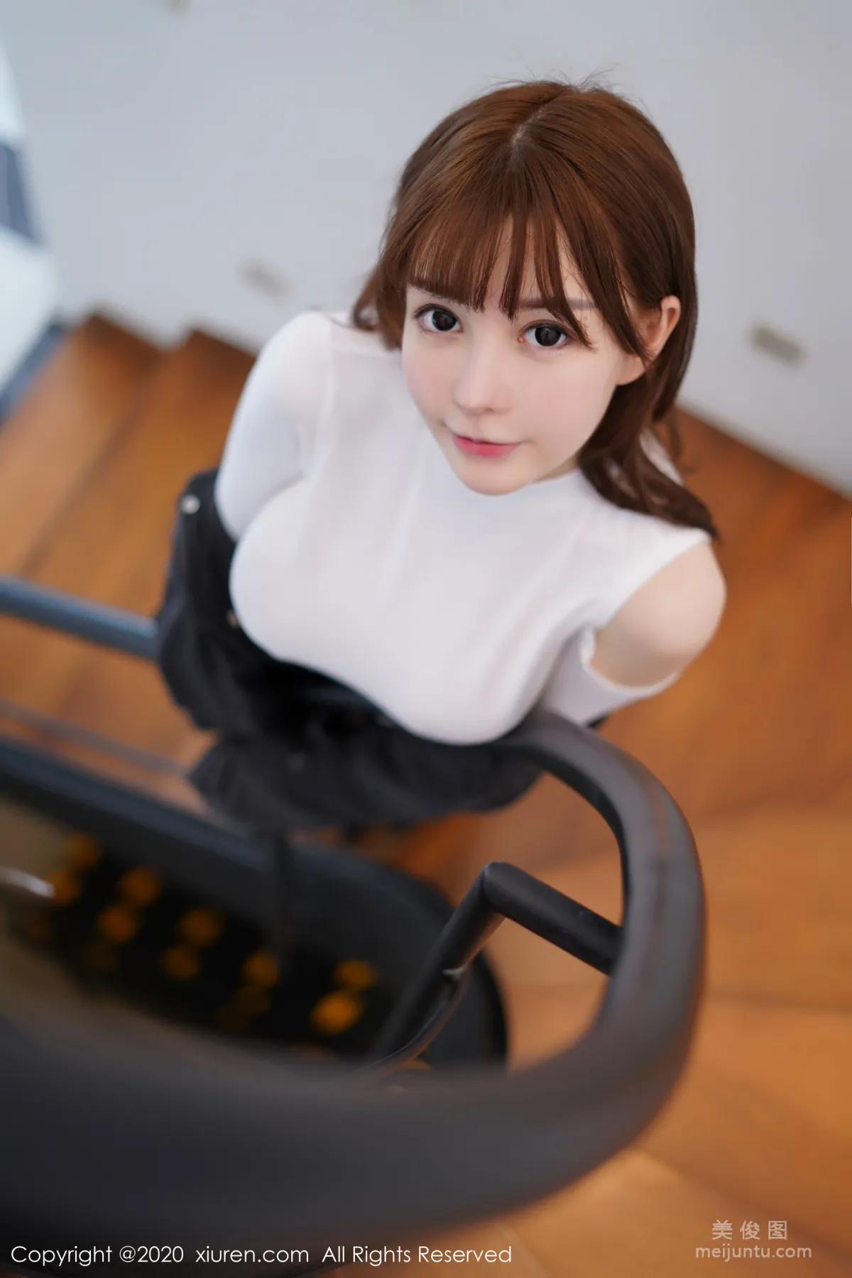 [秀人XiuRen] No.2147 UU醬 《黑色外套系列》 寫真集 54