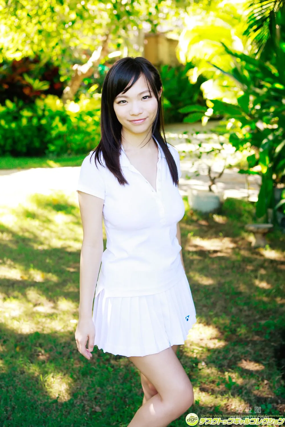 [DGC] 鷹羽澪 『バスト９９cm迫力満点のＩカップグラドル！』 写真集1