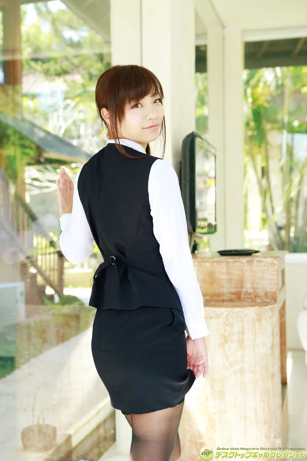[DGC] 鷹羽澪 『バスト９９cm迫力満点のＩカップグラドル！』 写真集49