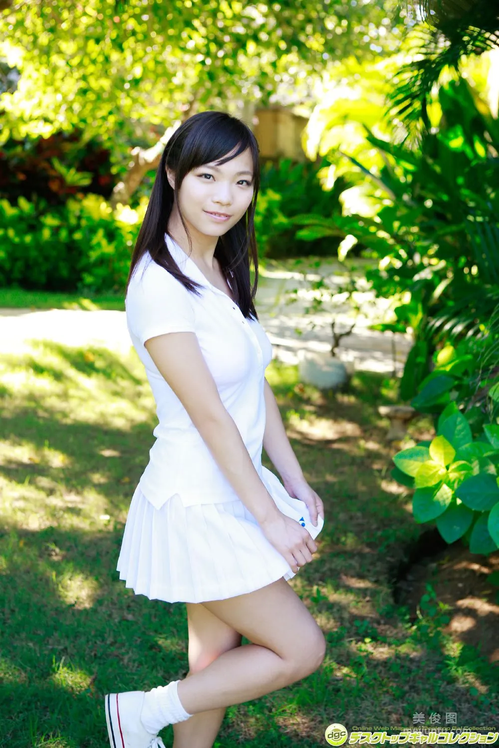 [DGC] 鷹羽澪 『バスト９９cm迫力満点のＩカップグラドル！』 写真集2