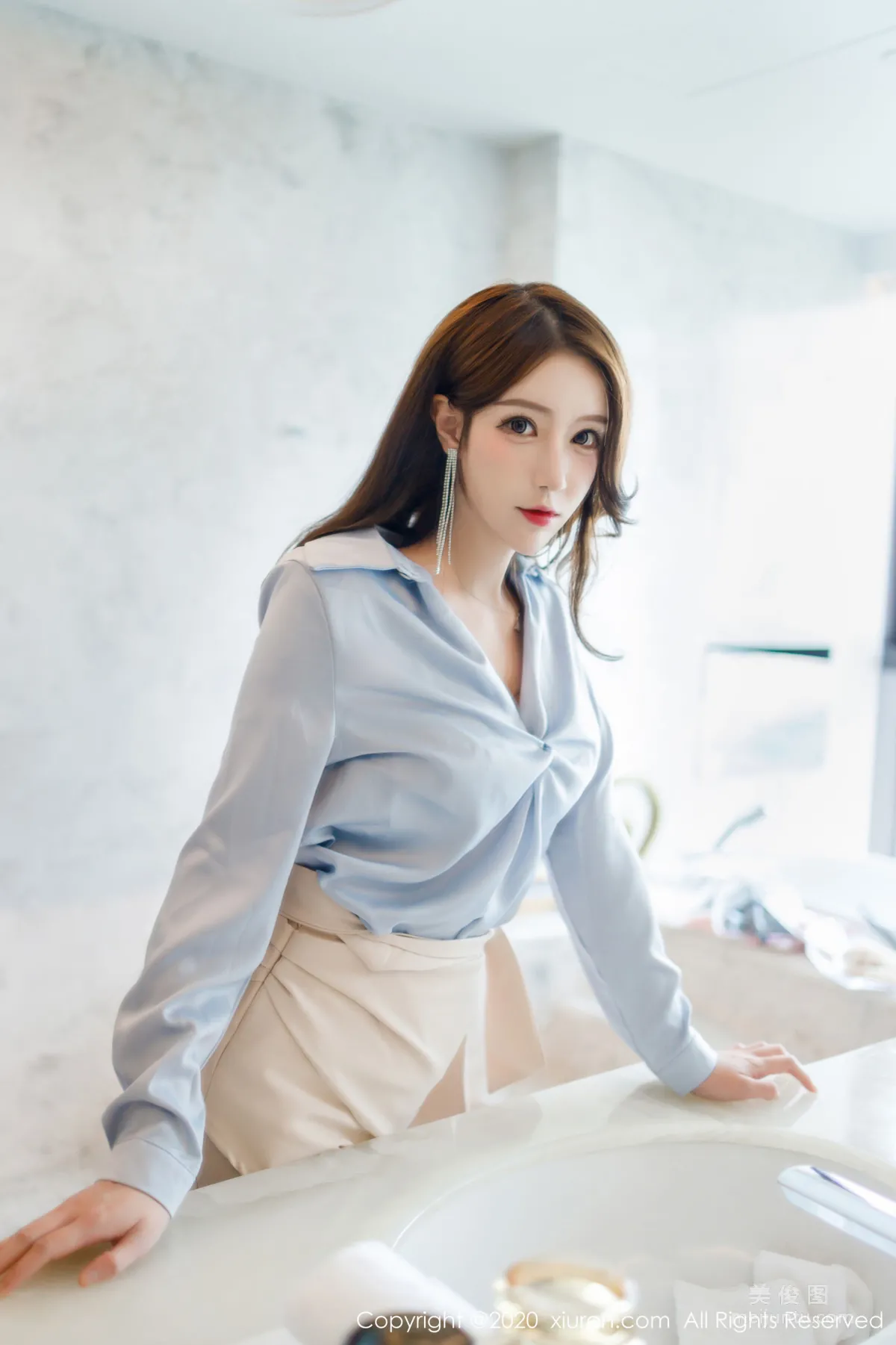 [秀人XiuRen] No.2212 LindaLinda 《粉色的吊裙與朦胧絲襪》 寫真集 35