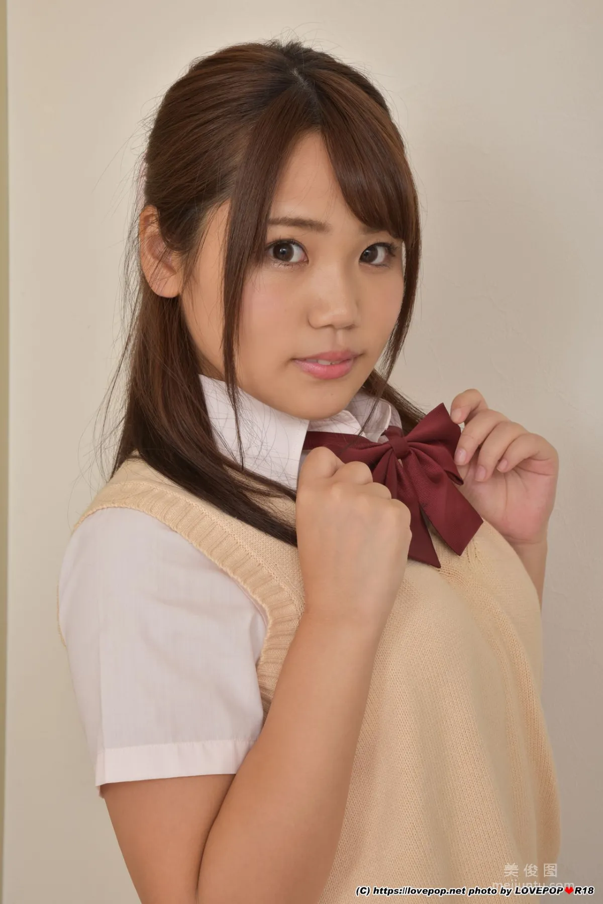 持田栞裡 Shiori Mochida Photoset 04 [LOVEPOP] 寫真集 14