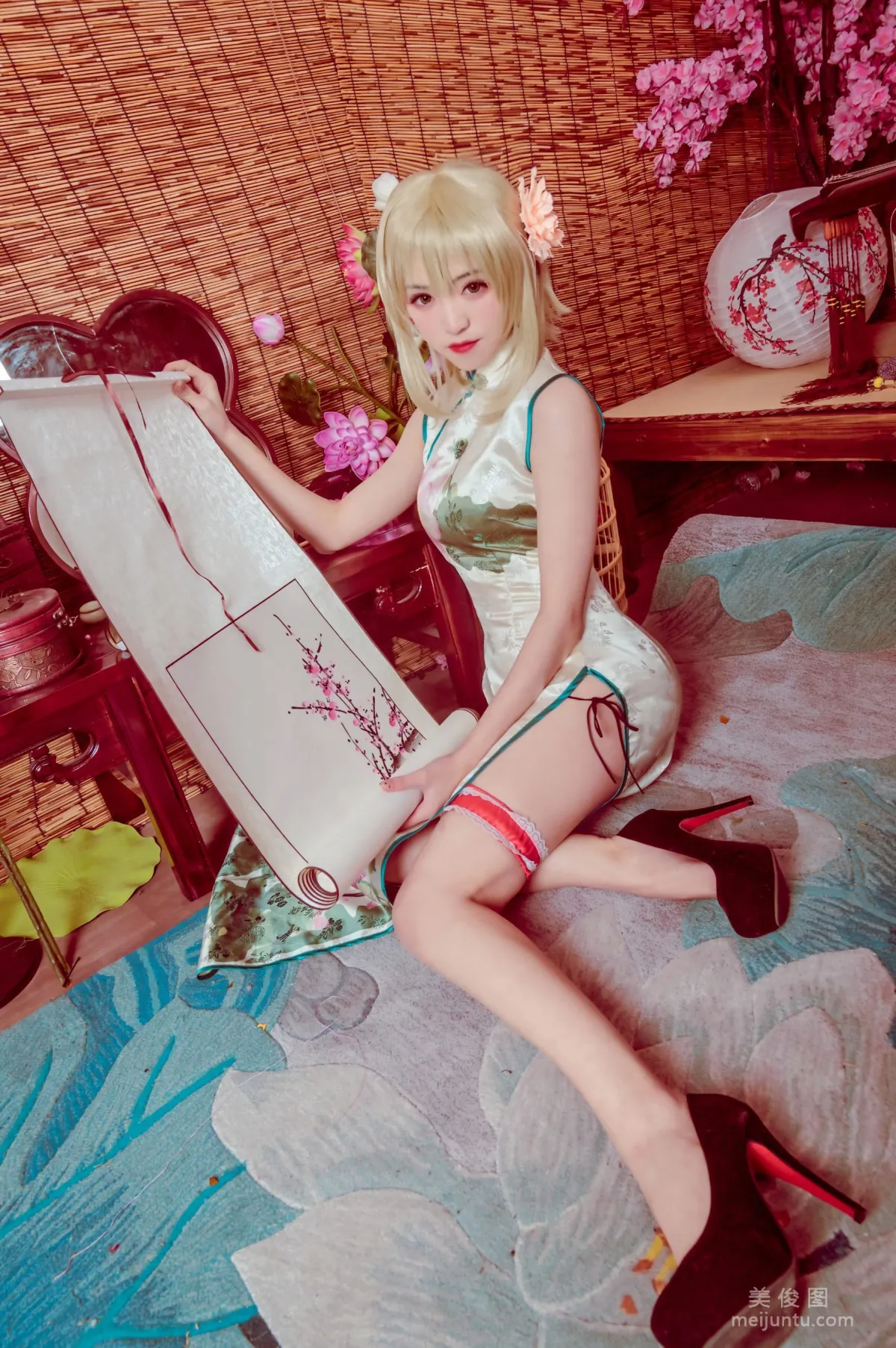 [COS福利] __KETTOE 《V家 GUMI 旗袍》 写真集4