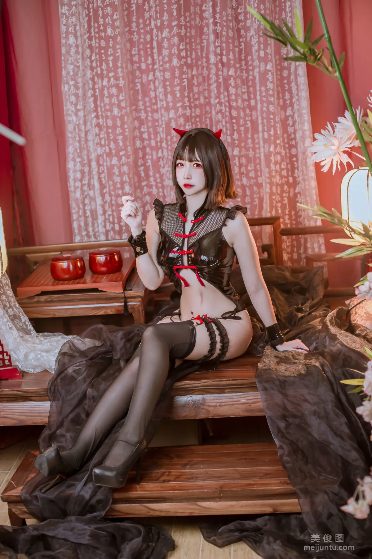 人气Coser二佐Nisa 《中华风小恶魔》 写真集3