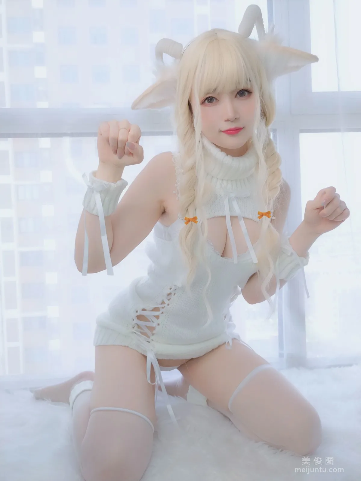 Coser小姐姐白銀 《小白羊》 寫真集 70