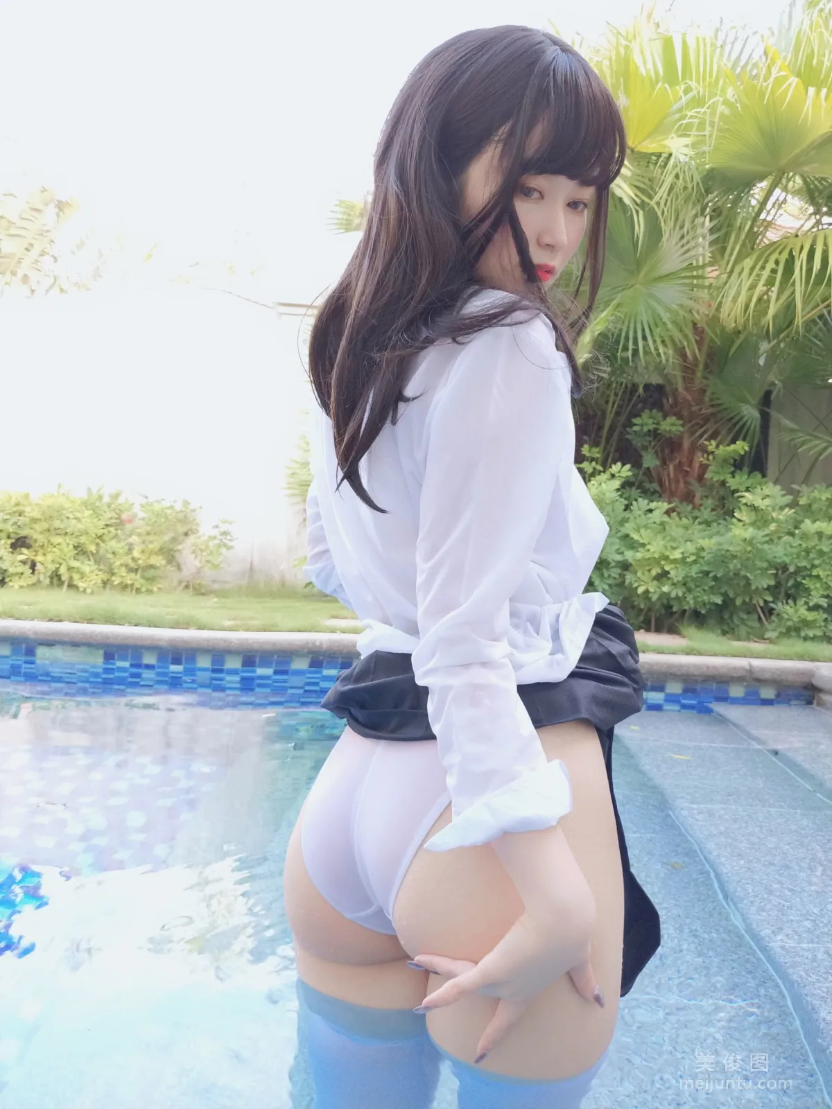 Coser小姐姐白銀 《遊泳課》 寫真集 37