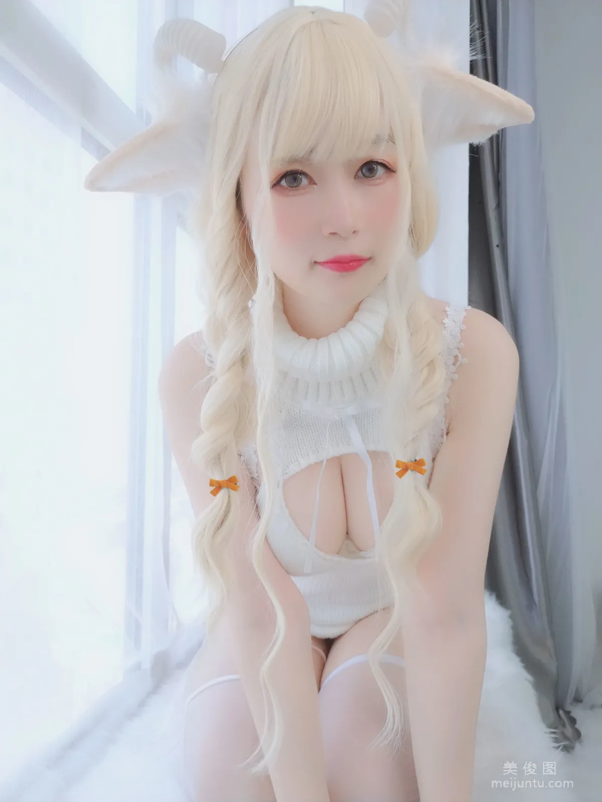 Coser小姐姐白銀 《小白羊》 寫真集 72