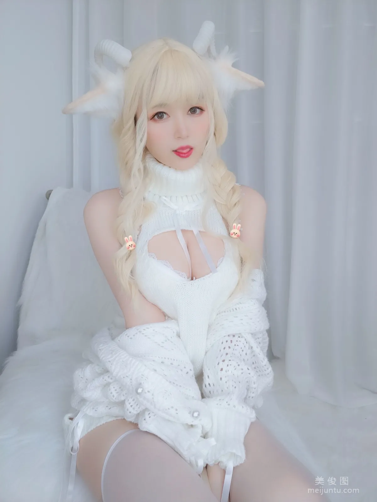 Coser小姐姐白銀 《小白羊》 寫真集 5