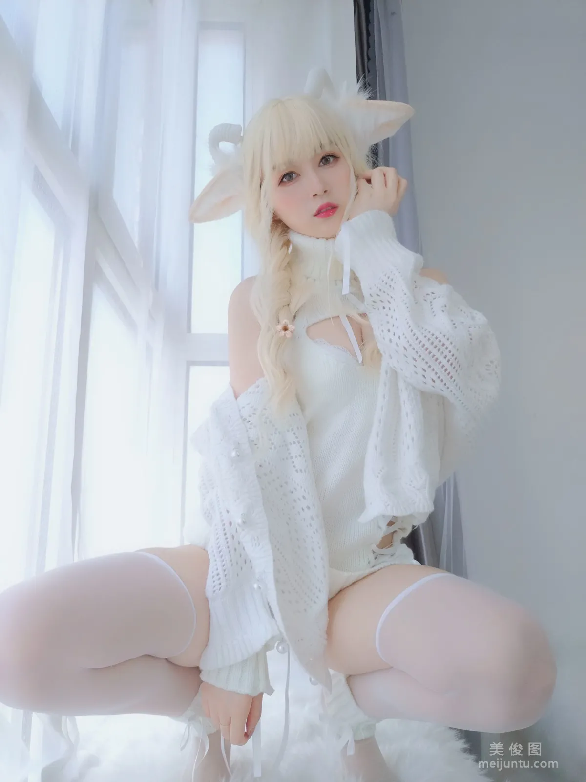 Coser小姐姐白銀 《小白羊》 寫真集 34