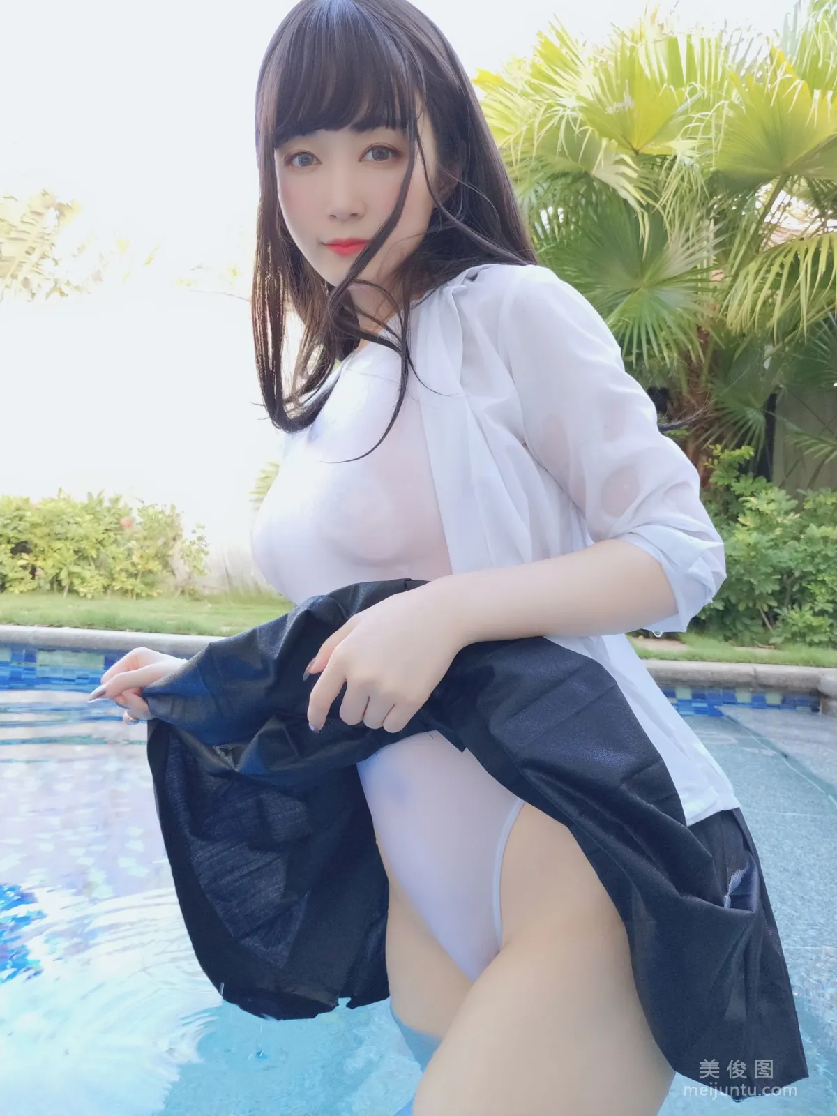 Coser小姐姐白銀 《遊泳課》 寫真集 40