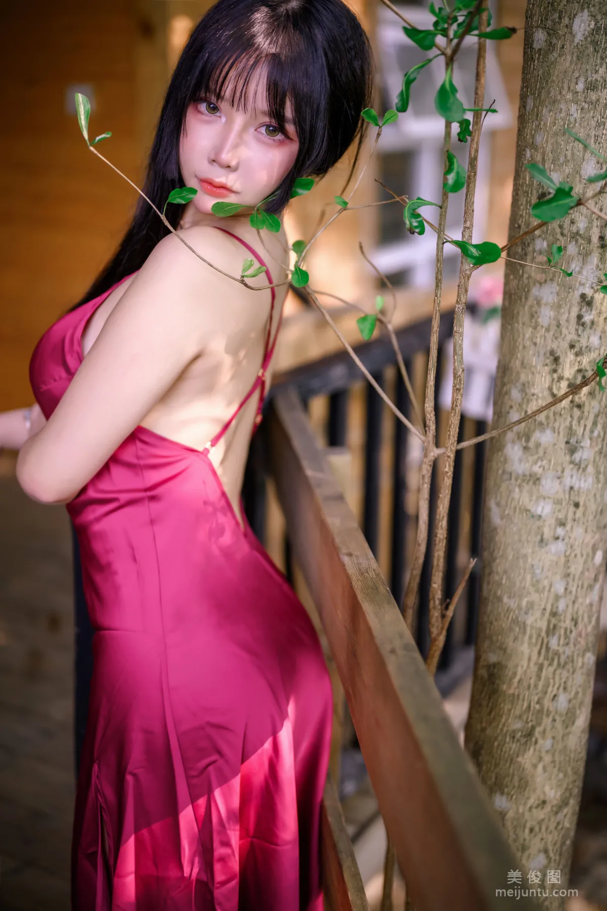 二次元妹子抱走莫子aa 《室外性感》 寫真集 33