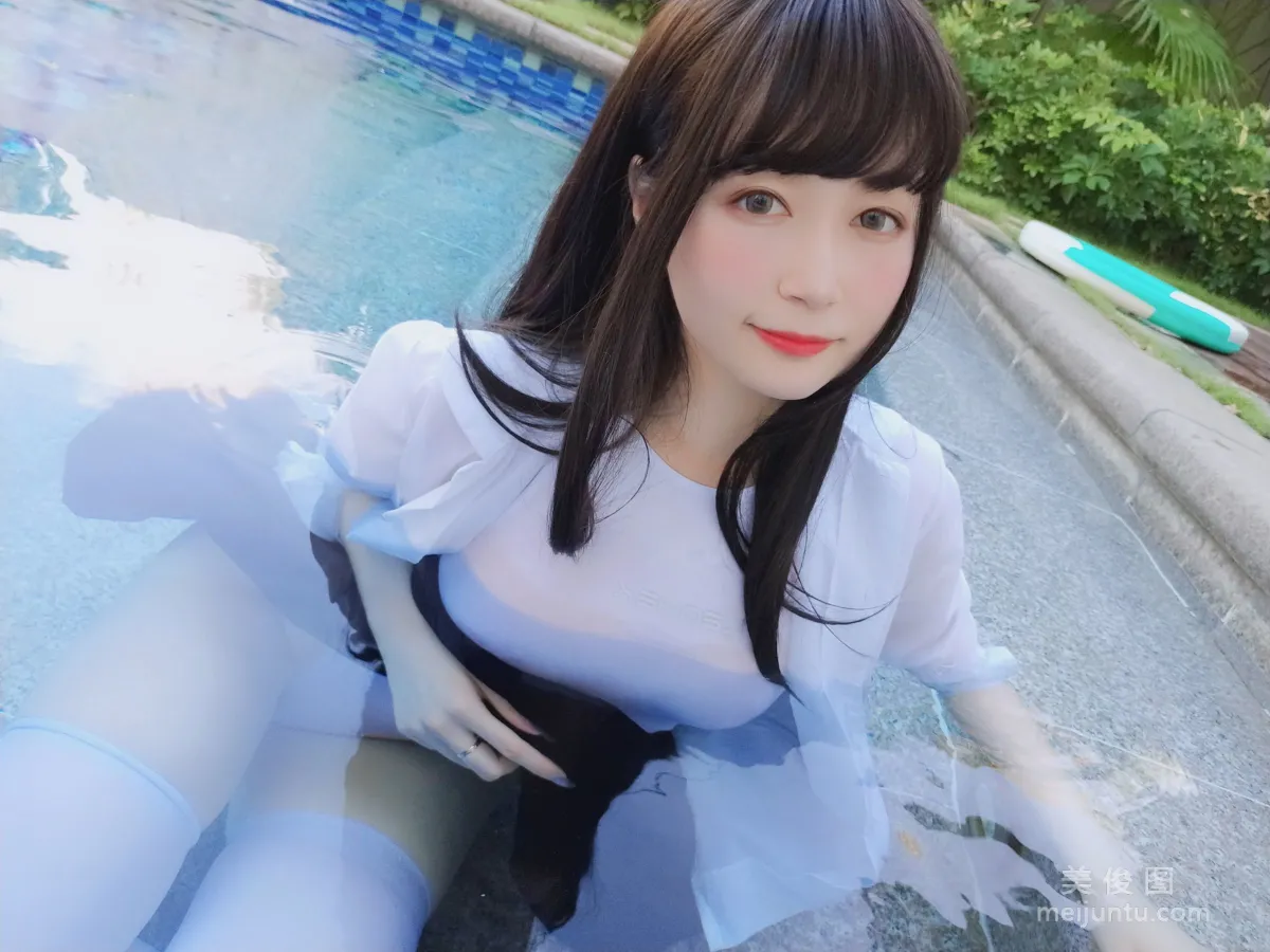 Coser小姐姐白銀 《遊泳課》 寫真集 42