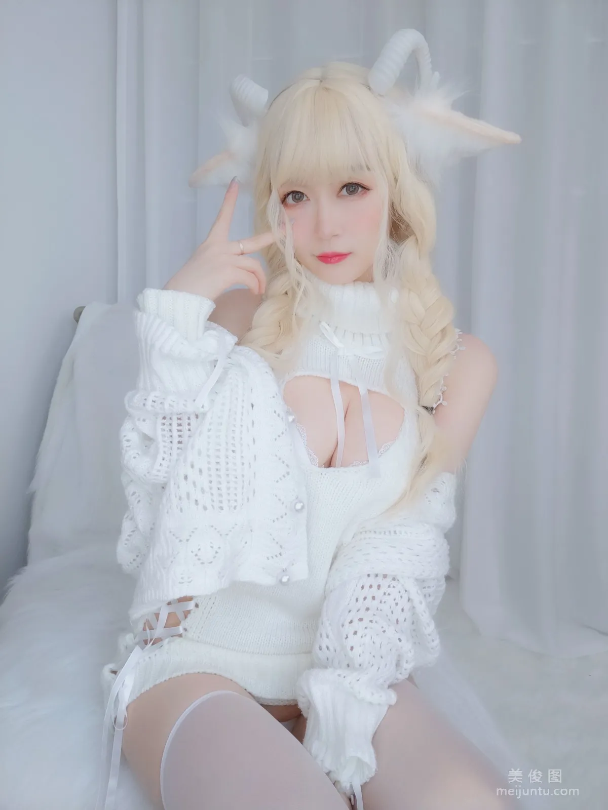 Coser小姐姐白銀 《小白羊》 寫真集 6