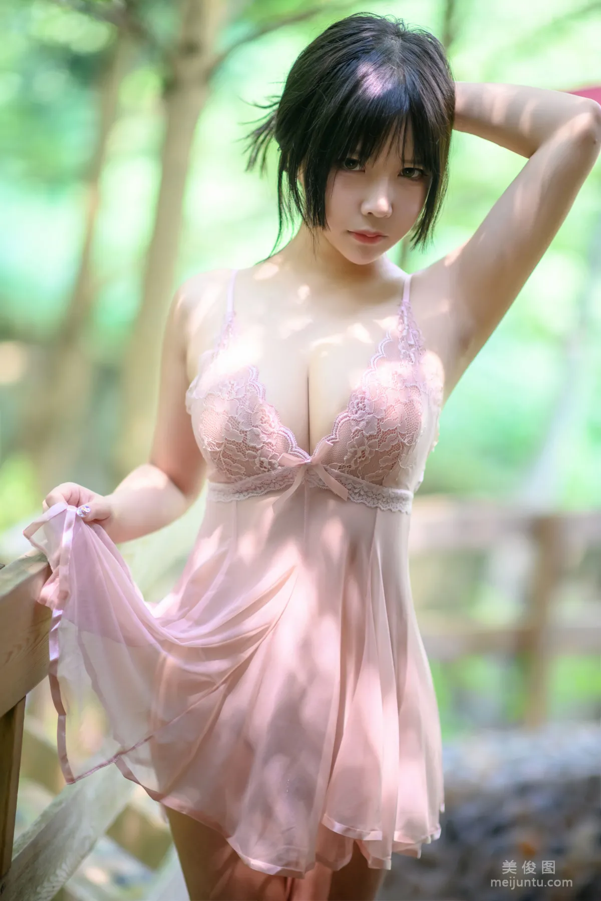 二次元妹子抱走莫子aa 《室外性感》 寫真集 66
