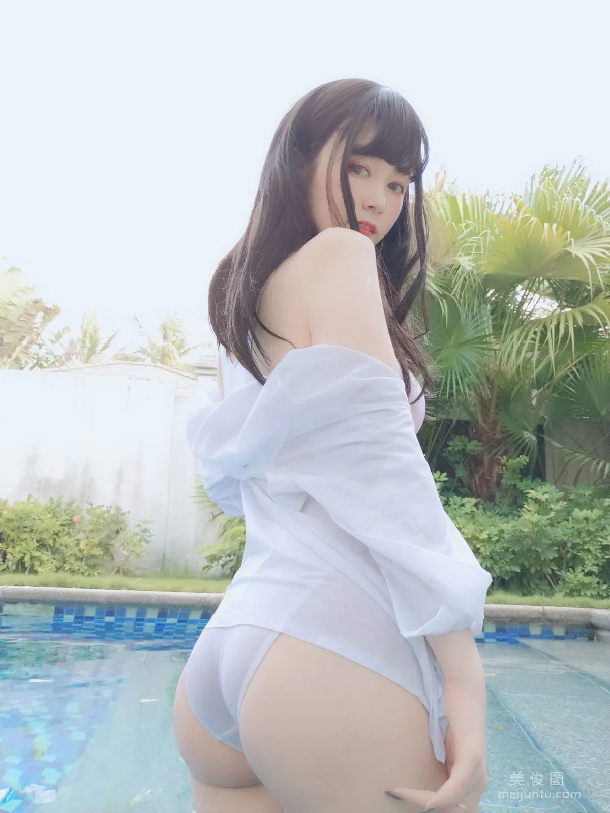 Coser小姐姐白銀 《遊泳課》 寫真集 13