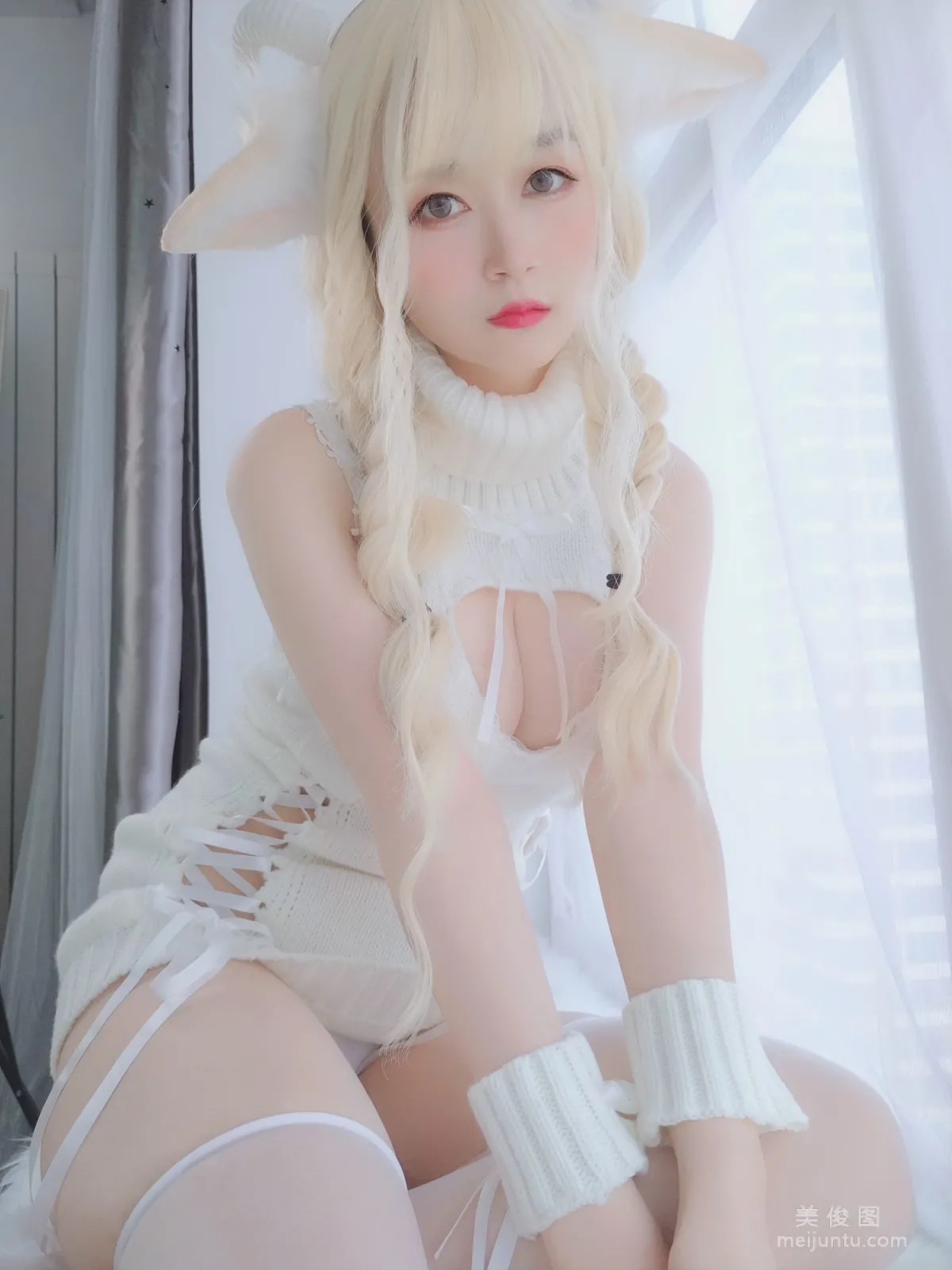 Coser小姐姐白銀 《小白羊》 寫真集 57