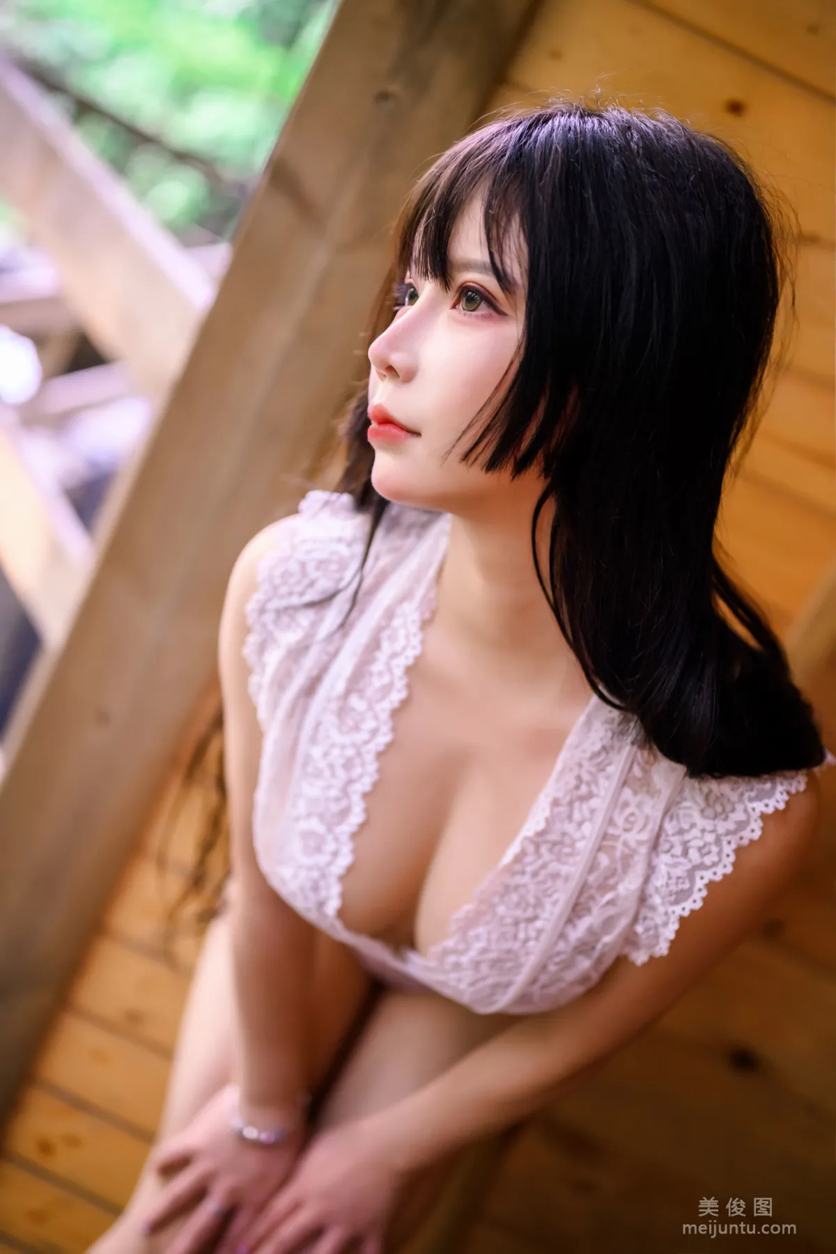 二次元妹子抱走莫子aa 《室外性感》 寫真集 49