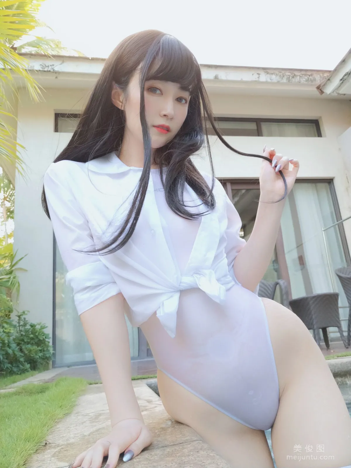 Coser小姐姐白銀 《遊泳課》 寫真集 1